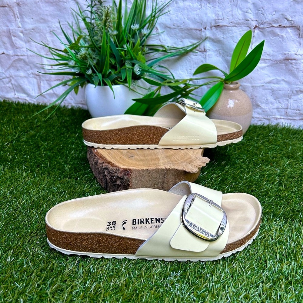 Birkenstock Cream Single-Buckle Slide Sandals - Picture 6 of 16